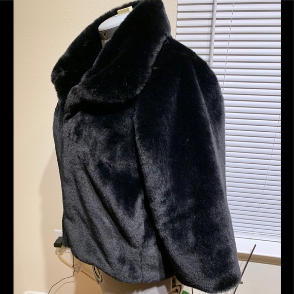*SALE ❤ FAUX FUR Jacket - Picture 4 of 4